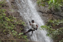 29028-Adventure-World-Waterfall-Rappling-2-1